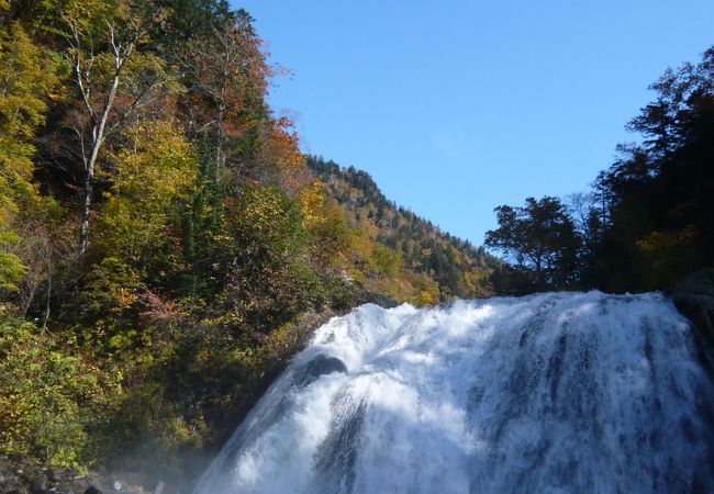 北海道のナイアガラ！？　天人峡の『敷島の滝』