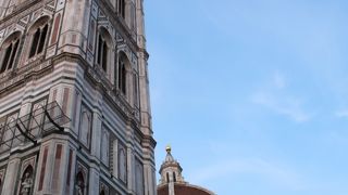 ジョットの鐘楼に登り、街を眺めましょう