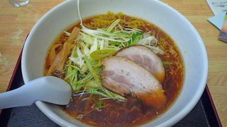 変哲もないラーメンだが妙に美味しい