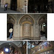 オールド・カイロにあるエル・ムアラッカ教会は内部の装飾が見事