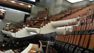 この広さのホールでオペラ最高です