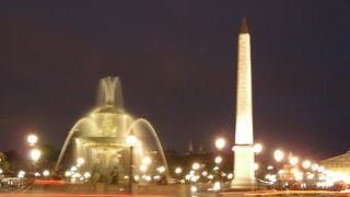 夜の雰囲気が素敵な広場です