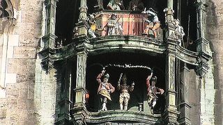 ドイツ最大！等身大の人形がクルクル回る仕掛け時計を見に行こう