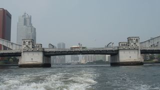 付近に月島の渡しがあった勝鬨橋、隅田川水上バスの巻