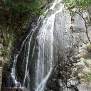 屋久島の北端に位置する『布引の滝』