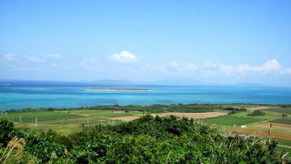 周りの島が見渡せる。
