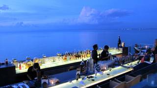 景色と雰囲気で酔えるBAR