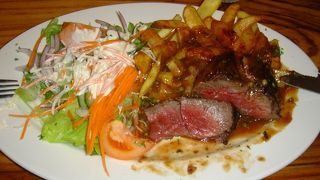 柔らかい赤肉ステーキ