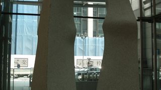 斎藤　智作「はる」ロビーを飾る三井記念美術館、日本橋散策の巻