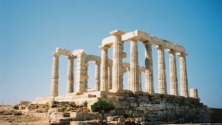 遺跡と海と夕日と