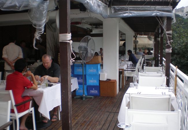 深水湾：ビーチの高級レストラン～ココカバーナ