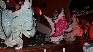 民族舞踊とマリアッチのレストラン