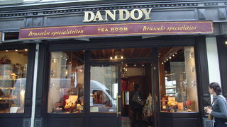 焼き立てワッフル☆「DANDOY」