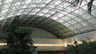 出国手続をしてからの空港です