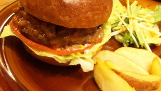 長谷に、美味いハンバーガー屋が出来てますよん！！