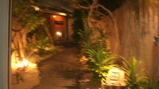 未成年者お断り！の大人の隠れ家的な沖縄創作料理屋さん。