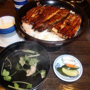 [昭和のうな丼・すみの坊]　三島の鰻は何処でも美味しいです。
