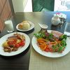 高級だが，比較的リーズナブルか