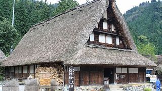 囲炉裏ってこんなのかぁ～と、初体験