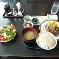 朝食はまあまあだが，旅館には劣る