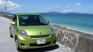 那覇空港降りて、あっという間に手続き完了のレンタカー