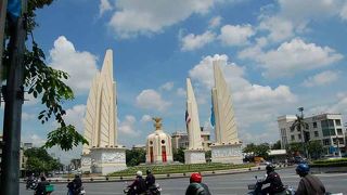 デモクラシーモニュメント　民主記念塔