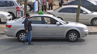 慶州駅にはタクシーの客引きがいる