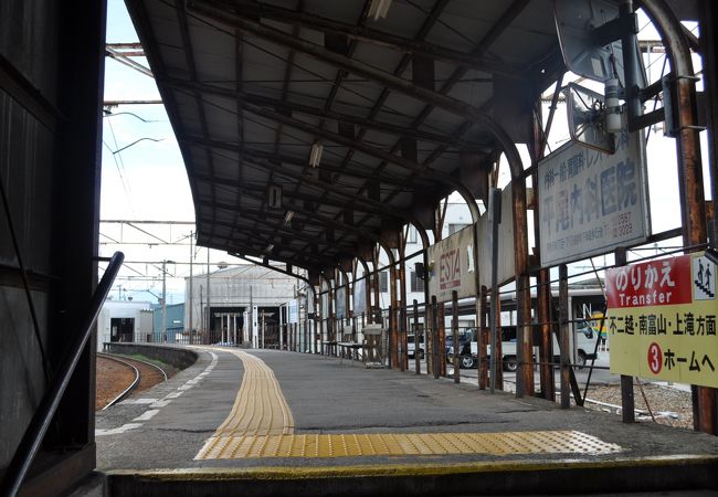 富山地方鉄道稲荷町駅