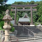 石見一ノ宮。　島根県太田市にあります。広々と開けているけれど、神秘的ないい感じがします。