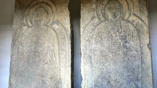 「山の辺の道」沿いの都心部であったとされる金屋の遺産「金屋の石仏」