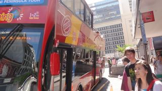 市内観光に便利な2階建てバス