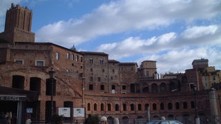 ローマ帝国の複合ビル