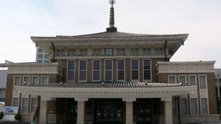 「近代化産業遺構」に指定されている１９３４年から２００３年まで使われていたＪＲ奈良駅２代目駅舎