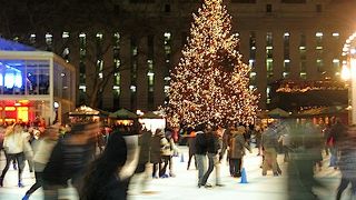 スケート場になる冬のブライアント・パーク♪