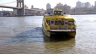 ショッピングとイースト・リバー沿いの景色は最高！（サウス・ストリート・シーポート）