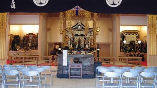 装いも新たにきらびやかな安国殿、増上寺散策の巻