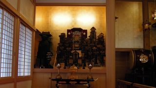 装いも新たにきらびやかな安国殿、増上寺散策の巻