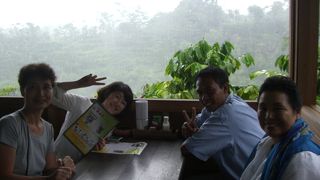 笑いのたえない日本語ガイドとチャーターカーはココ！