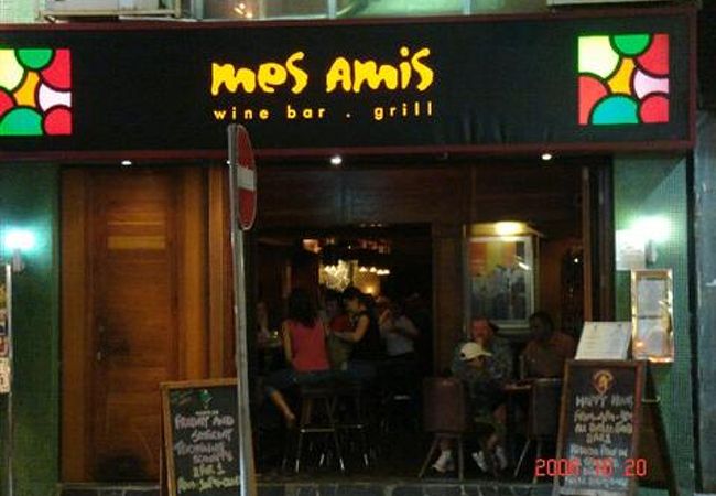 尖沙咀：アシュリー通りの人気のワイン・バー～メス・アミス 