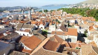 楽しい街歩きとショッピングのトロギール