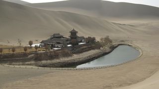 鳴沙山・月牙泉