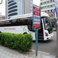 金海国際空港行きのバス停