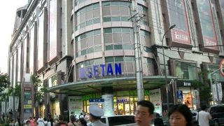 海外旅行の土産は地元デパートで買うのがよい