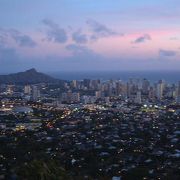 オアフ島の有名な夜景スポット　タンタラスの丘