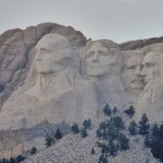 歴代大統領4人の彫像　ラシュモア山国立記念公園