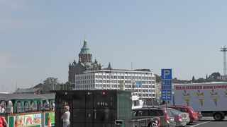 カウパットリの公衆トイレはマーケットホールの脇にある