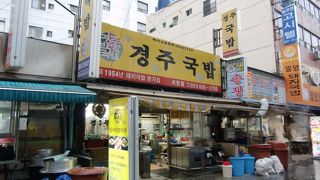 トンコツスープ＋ご飯。入っている豚肉が、まいう～★