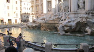 ライトアップが綺麗、でもすごい混雑