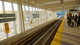 バンクーバー空港のスカイトレイン一日券