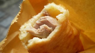 呉屋てんぷら屋のさかなてんぷらとサーターアンダーギー